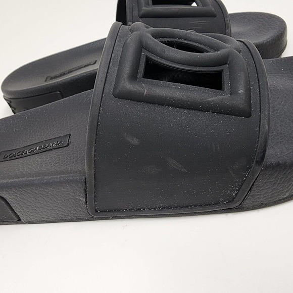 Dolce & Gabbana Black Logo-Embossed Rubber Pool Slides w/ Cushion Sole. EU35/US5 - Picture 2 of 10